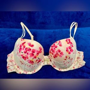 Victoria Secret padded bra